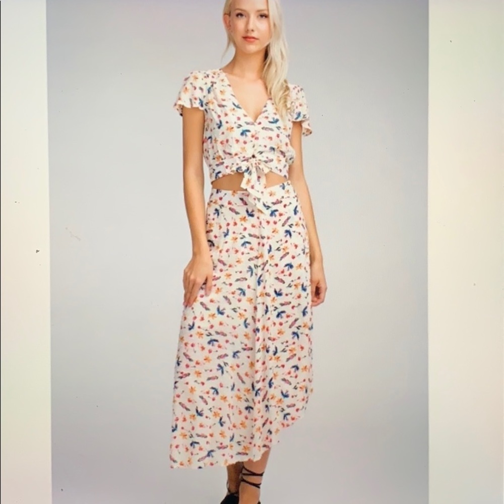 Honey Punch floral print Skirt - Picture 1 of 7